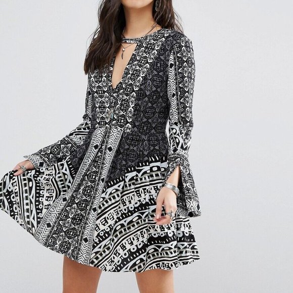 Free People Dresses & Skirts - NWT Free People Tegan Border Print Mini Dress Black White Women's 4 H13630